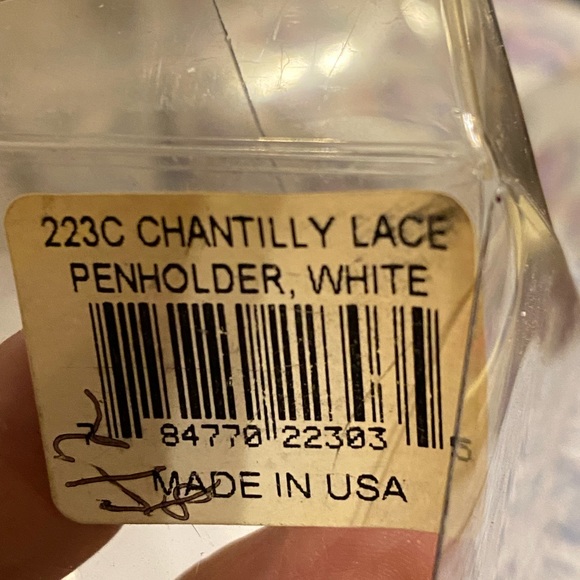 223C Chantilly Lace pen and pen holder by Beverly Clark - Picture 11 of 11